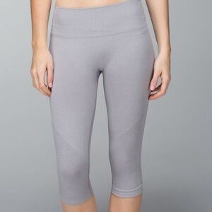 Lululemon Light Gray In the Flow Cropped Seamless Leggings 4 Athleisure Pilates